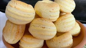 Biscoito de Queijo com Iogurte Natural: Delícia Crocante para Acompanhar o Café