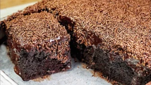 Bolo de Chocolate de Padaria Gigante: Receita Perfeita para Tamanho Família