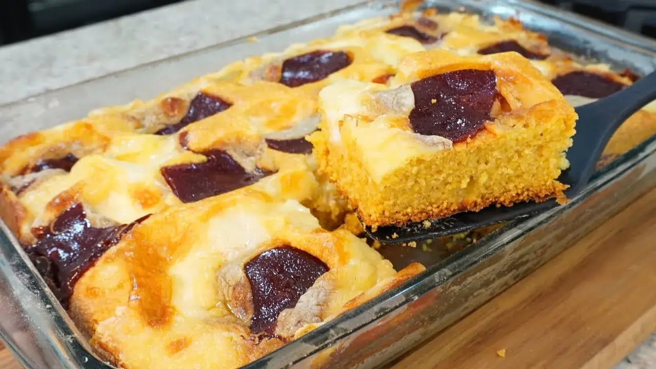 Bolo de Fubá com Goiabada e Requeijão: Delícia para o Café da Tarde