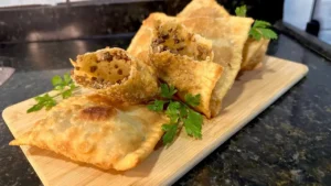 Massa de Pastel Caseira Sequinha e Crocante: Surpreenda-se com Essa Receita Simples!