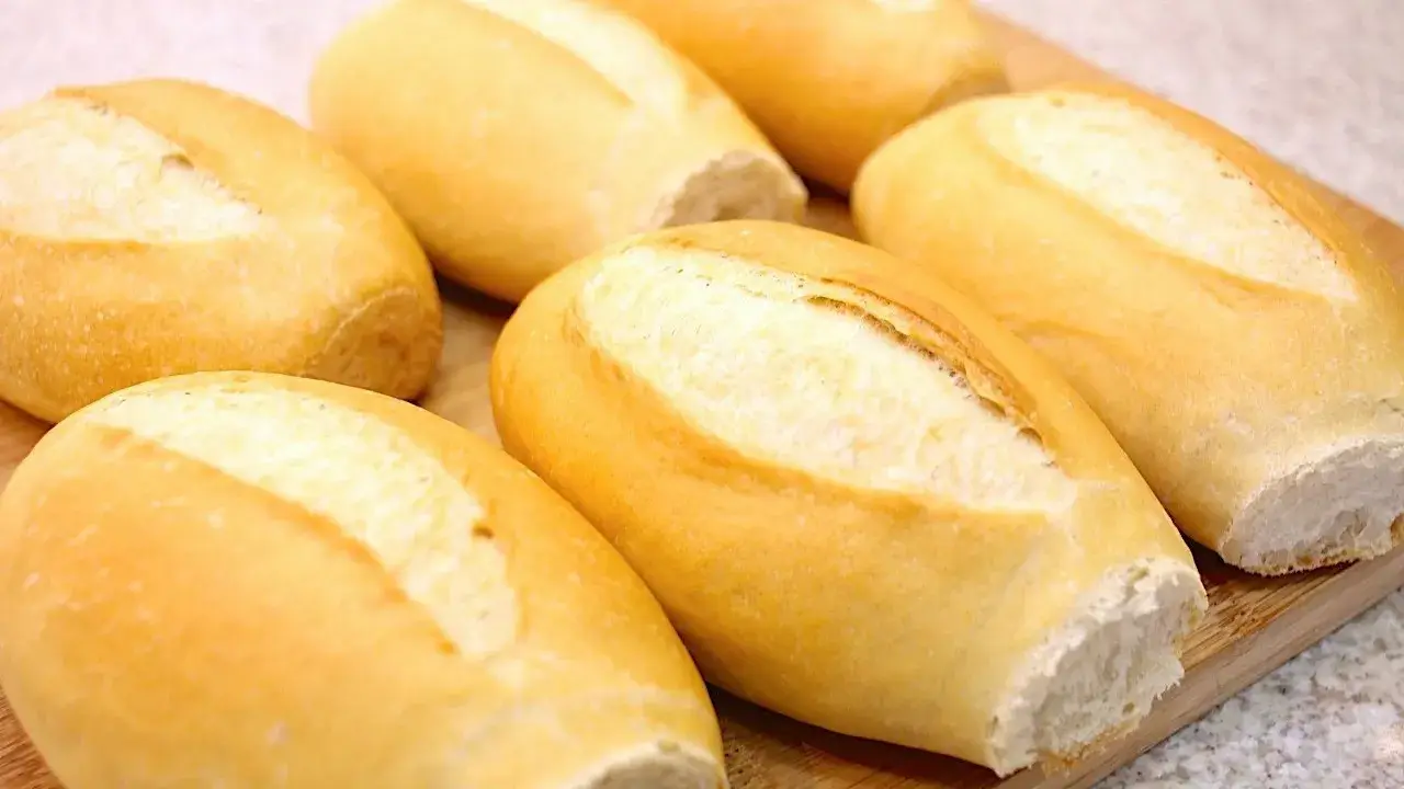 Pão Francês Caseiro: Aprenda a Fazer o Queridinho das Padarias no Conforto de Casa