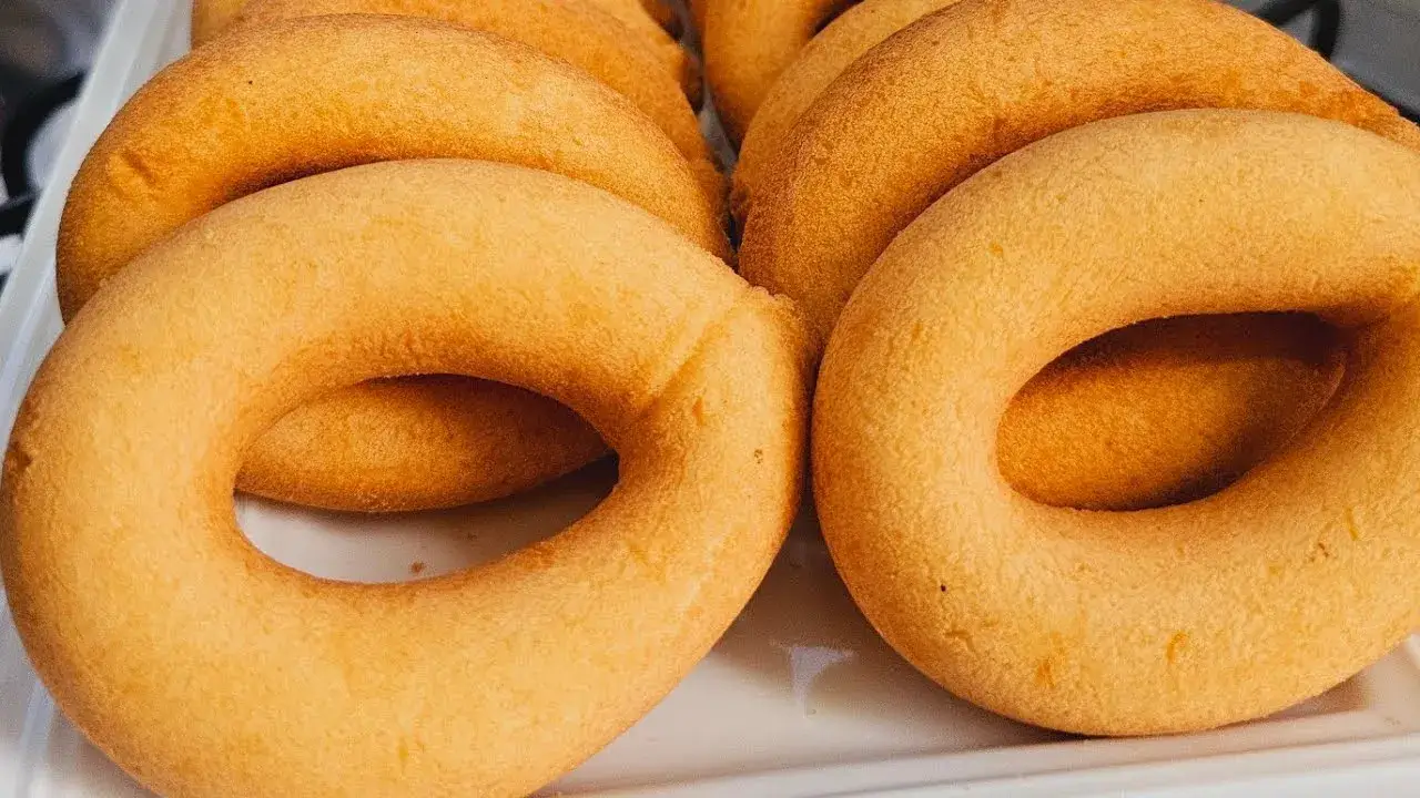 Rosquinhas de Polvilho Doce Fritas: Crocância Perfeita para o Café da Tarde