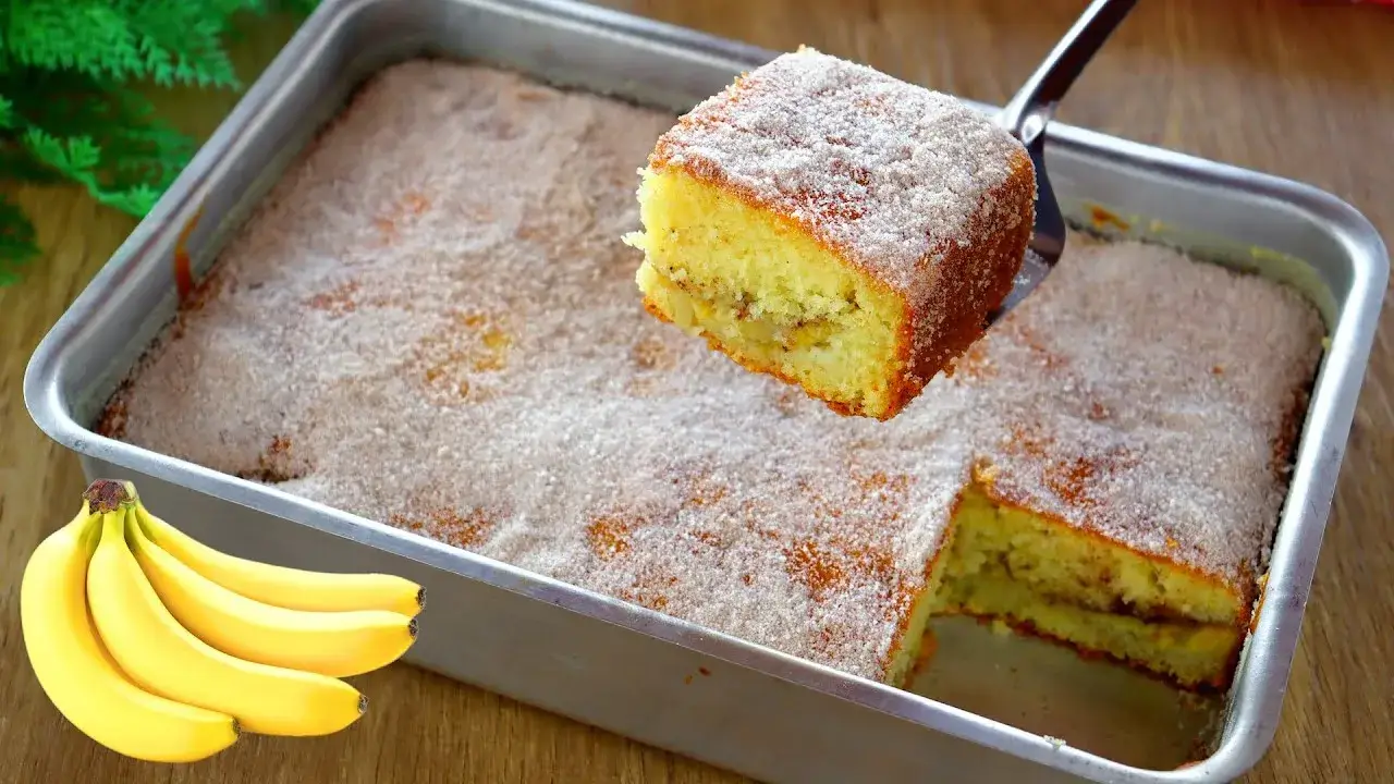 Bolo de Banana Recheado Que sai Pronto Do Forno Vem Fazer