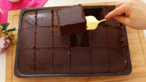 Bolo de Chocolate: Receita Simples Com Casquinha Crocante