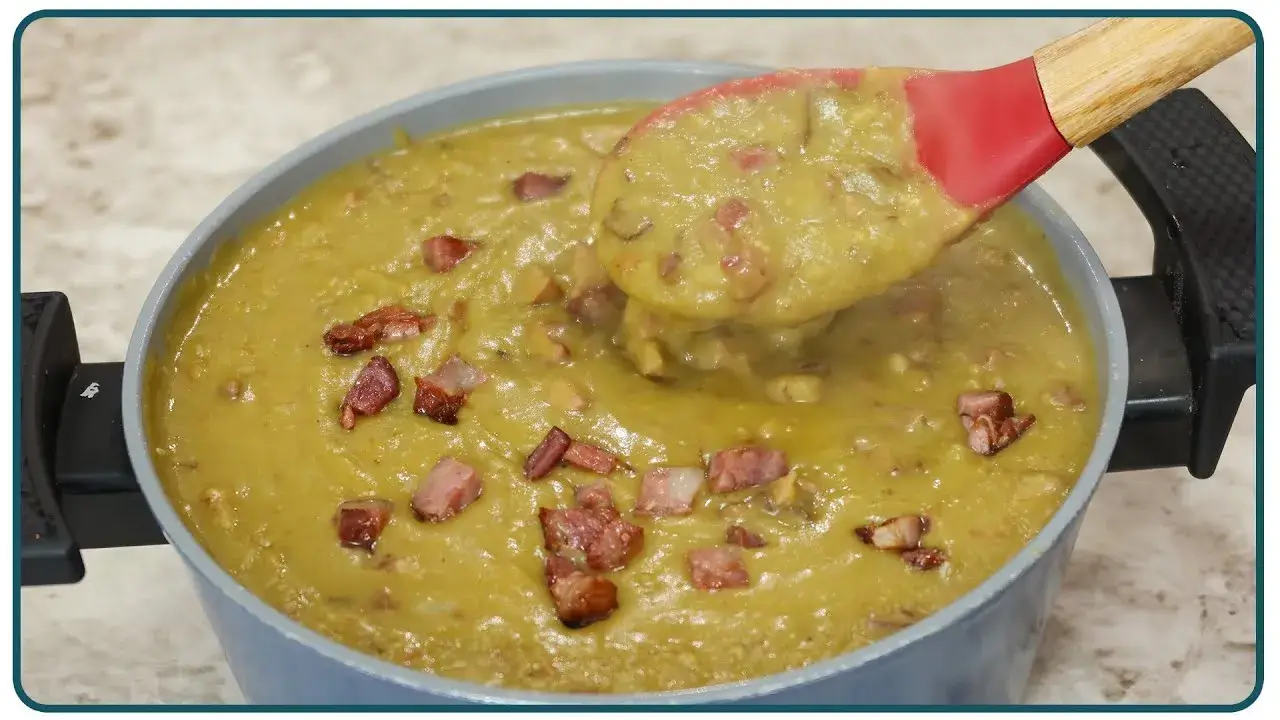 Caldo de Ervilha Cremoso com Calabresa e Bacon: Receita Fácil Para Dias Frios
