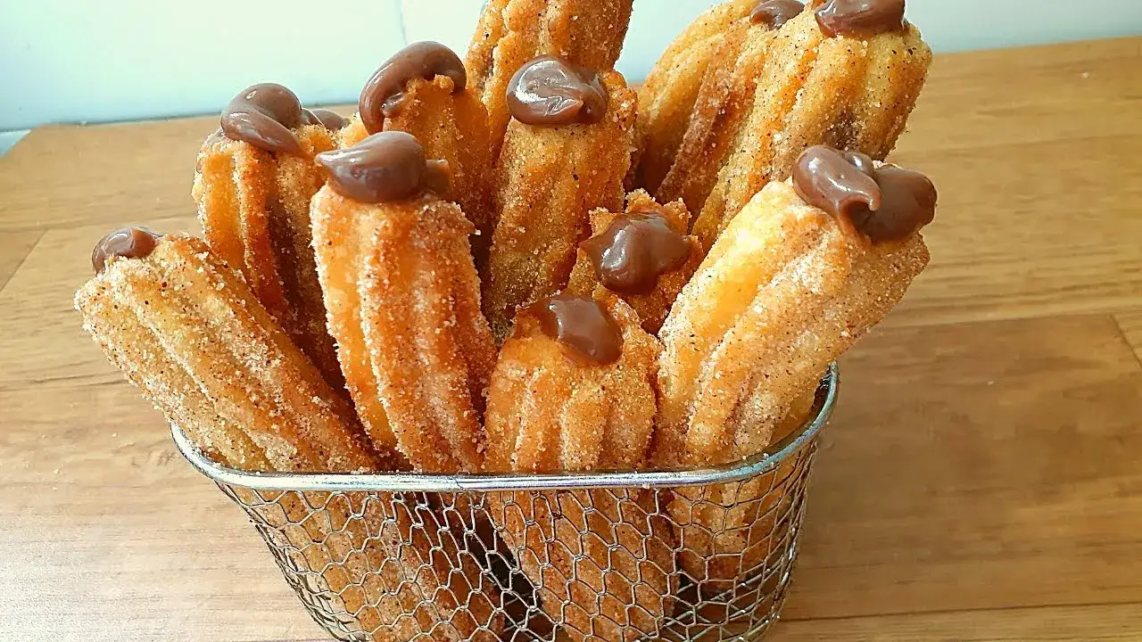 Como Fazer Churros Caseiro com Massa Simples e Recheio de Chocolate
