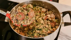 Feijão Tropeiro Tradicional: Receita Completa e Fácil de Fazer