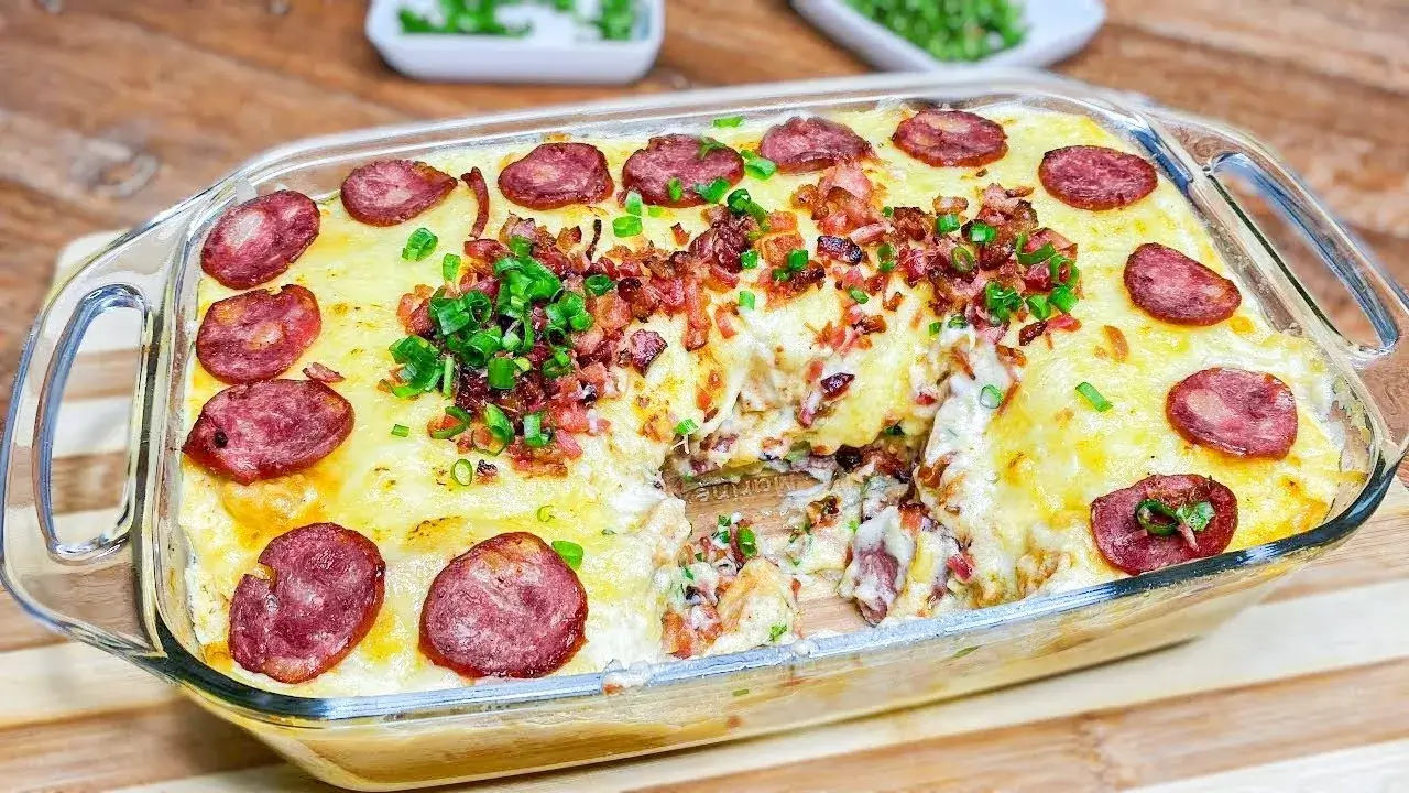 Frango no Forno Com Molho Branco e Queijo Fácil e Cremoso