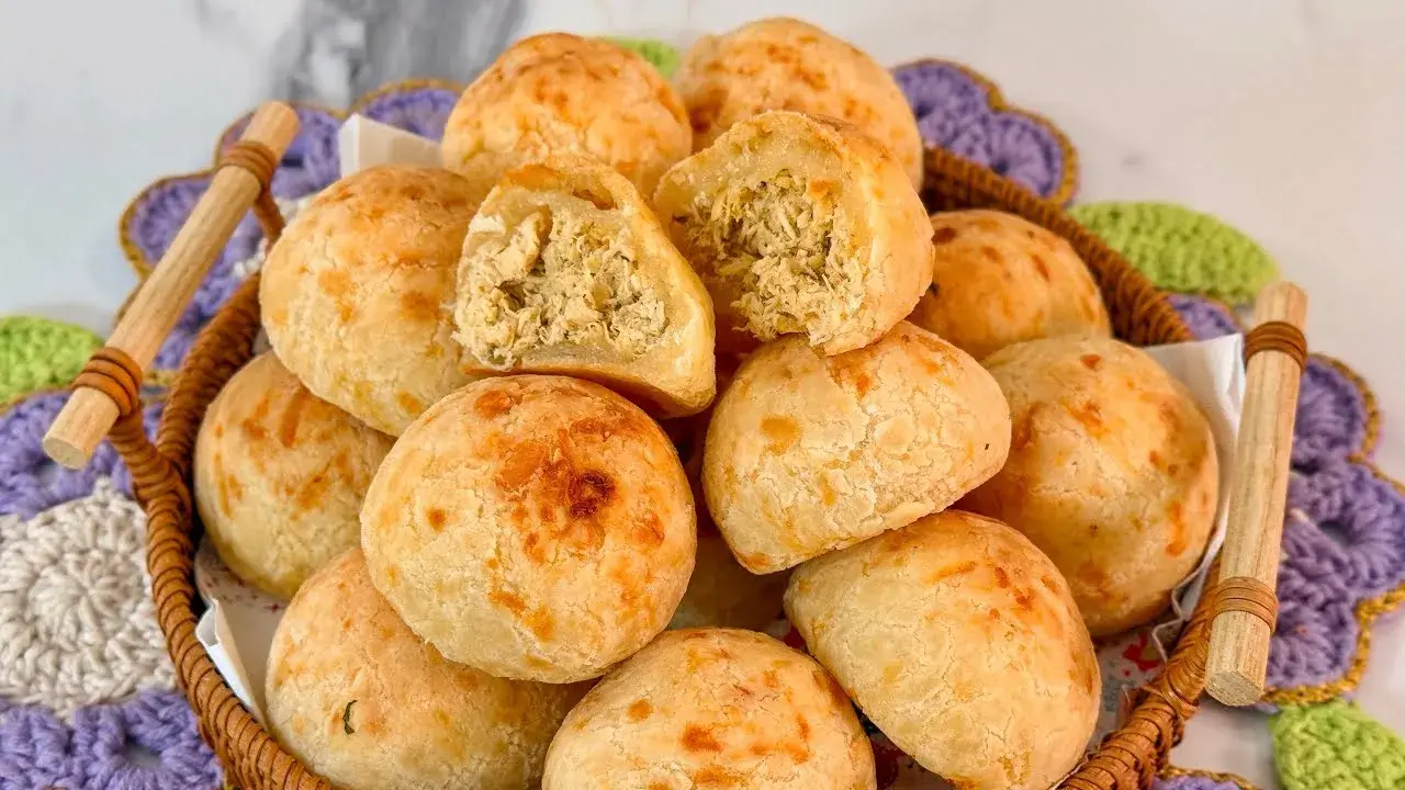 Pão de Queijo Que Não Murcha e Pode ser Recheado: Receita Fácil e Deliciosa