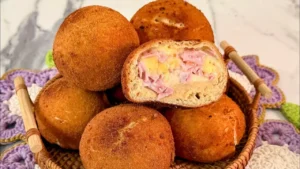 Salgado de Presunto e Queijo: Massa Sovada com Recheio Cremoso