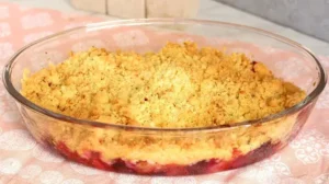 Sobremesa Crumble com Frutas Vermelhas Fácil e Crocante na Air Fryer