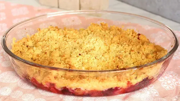 Sobremesa Crumble com Frutas Vermelhas Fácil e Crocante na Air Fryer