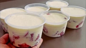 Sobremesa de Morango com Leite em Pó Fácil e Cremosa