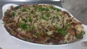 Arroz com Lentilha, Bacon e Cebola Caramelizada Para a Ceia de Ano Novo