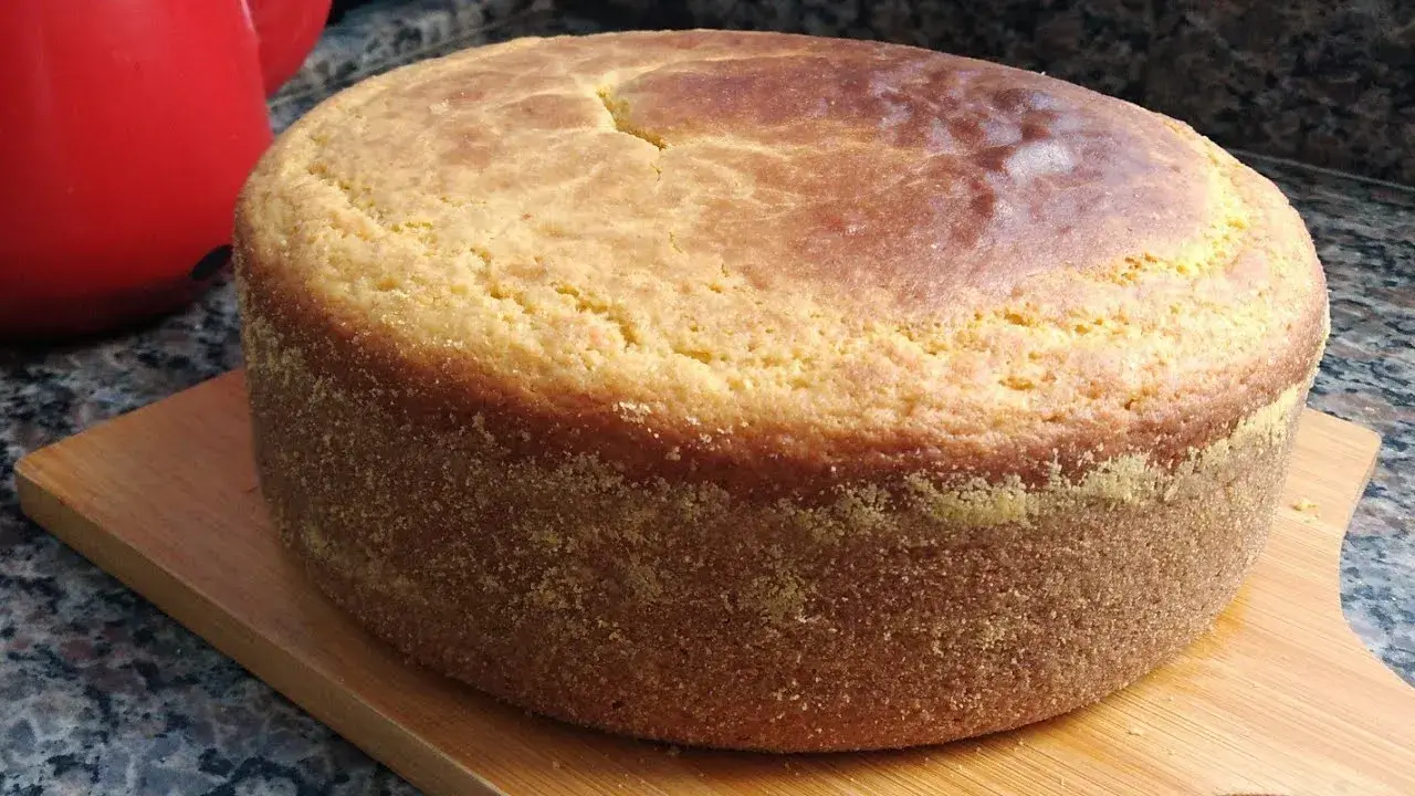 Bolo de Fubá com Creme de Leite Fofinho e Fácil Para o Café