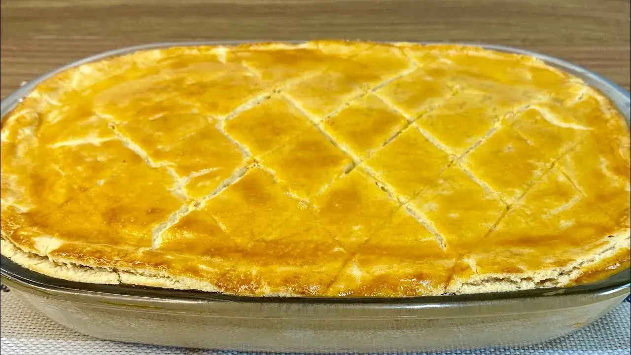 Empadão com Massa que Derrete na Boca e Recheio Cremoso de Palmito
