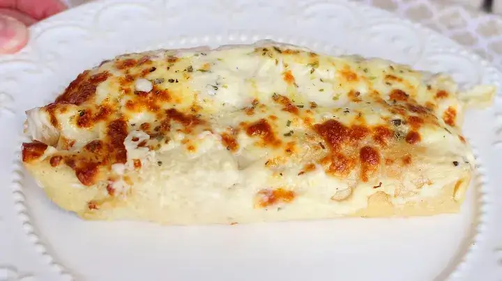 Panqueca de Espinafre com Queijo e Molho Branco