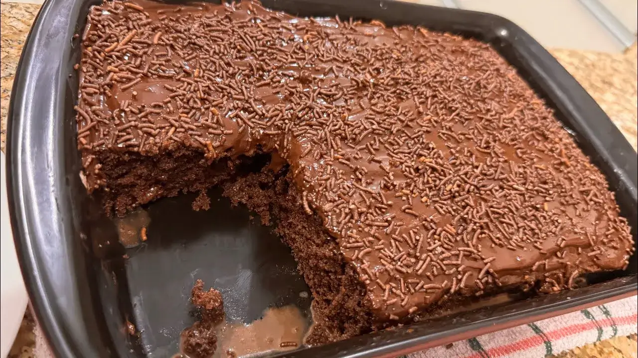 Bolo de Café de Chocolate Quente: Receita Fácil e Molhadinha
