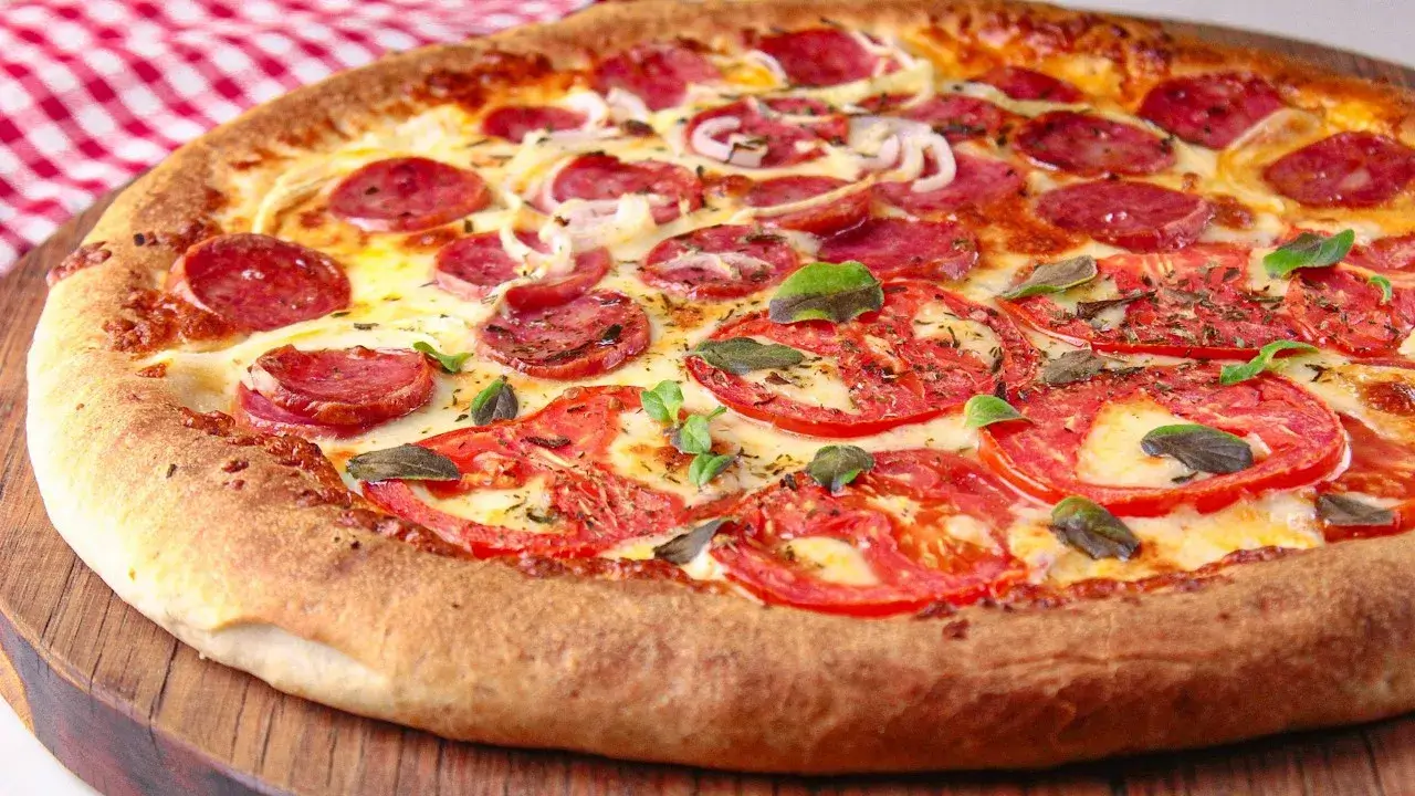 Pizza Caseira com Massa Pan: Receita Passo a Passo