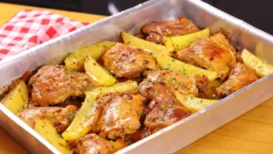 Sobrecoxa de Frango com Batata Assada: Receita Fácil e Saborosa