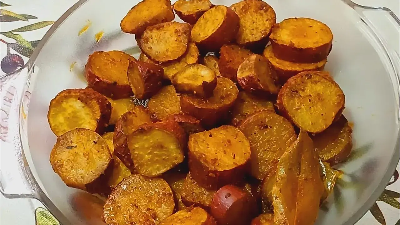 A batata doce assada no forno é uma opção prática e deliciosa para acompanhar suas...