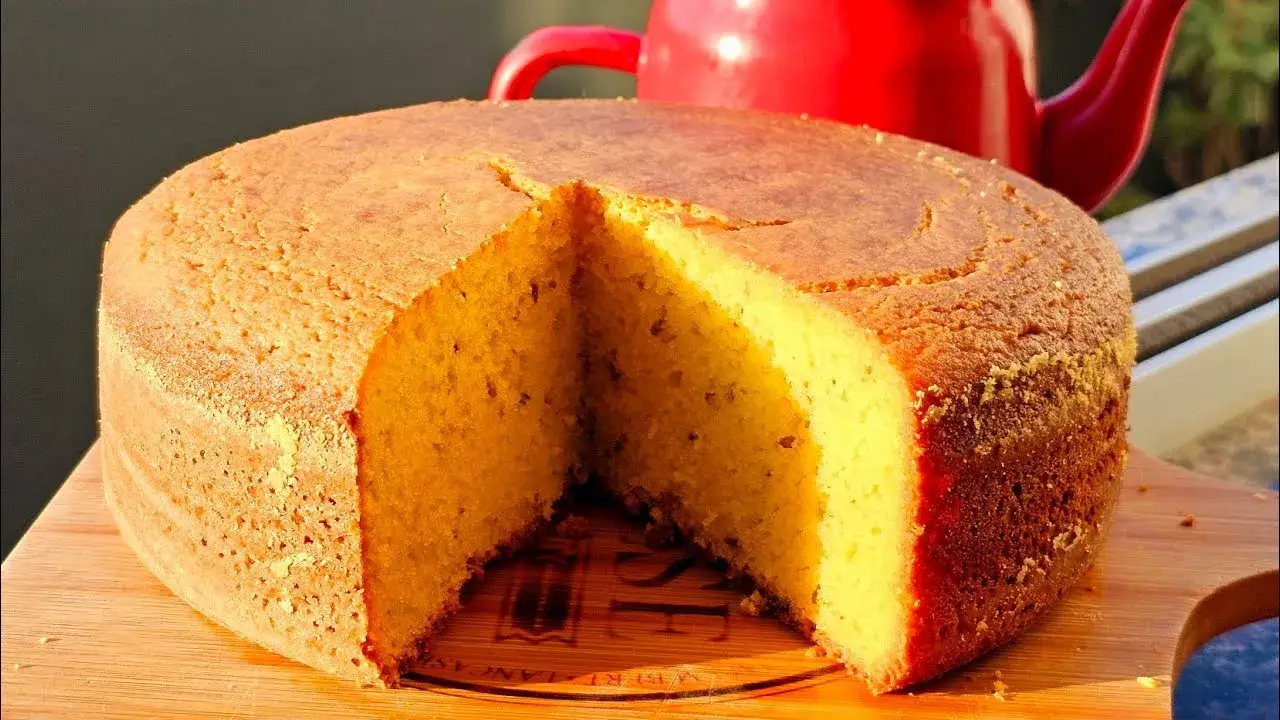 O bolo de fubá com erva doce é um clássico da cozinha brasileira, perfeito para...