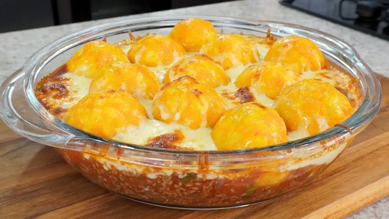 Esta receita de carne moída com batata é perfeita para quem quer um prato simples,...