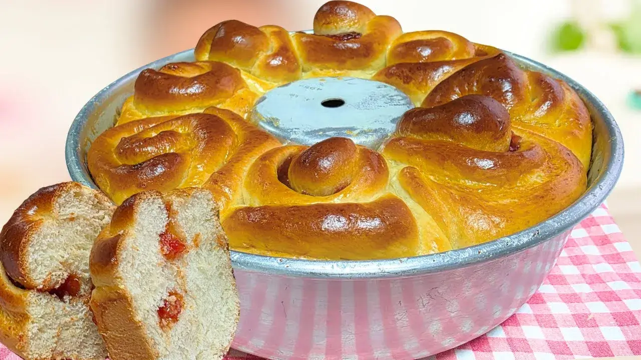 A rosca doce de goiabada é uma delícia para o café da manhã, lanche da...
