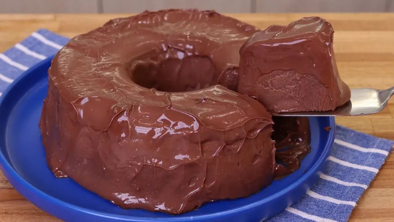 O sorvetão de chocolate é uma sobremesa gelada perfeita para os dias quentes. Ele tem...