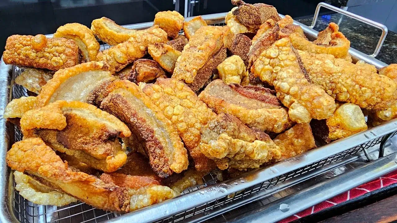 O torresmo é uma receita clássica brasileira que conquista pelo sabor e textura única. Nesta...