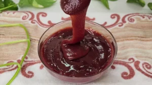 Doce de banana vermelhinho na panela de pressão