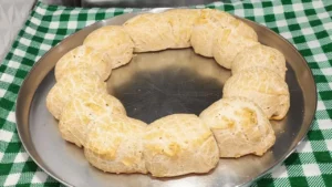 Rosca de Polvilho de Colher: Receita Simples e Rápida para o Café da Tarde