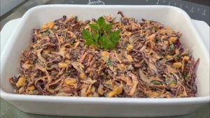 A salada de repolho cremosa é uma receita prática e deliciosa, perfeita para acompanhar churrascos,...