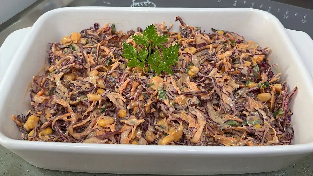 Salada de Repolho Cremosa: Fácil, refrescante e cheia de sabor