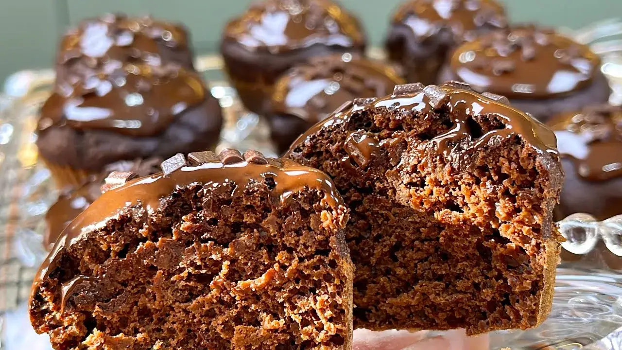 Bolinhos de chocolate fit fáceis e macios