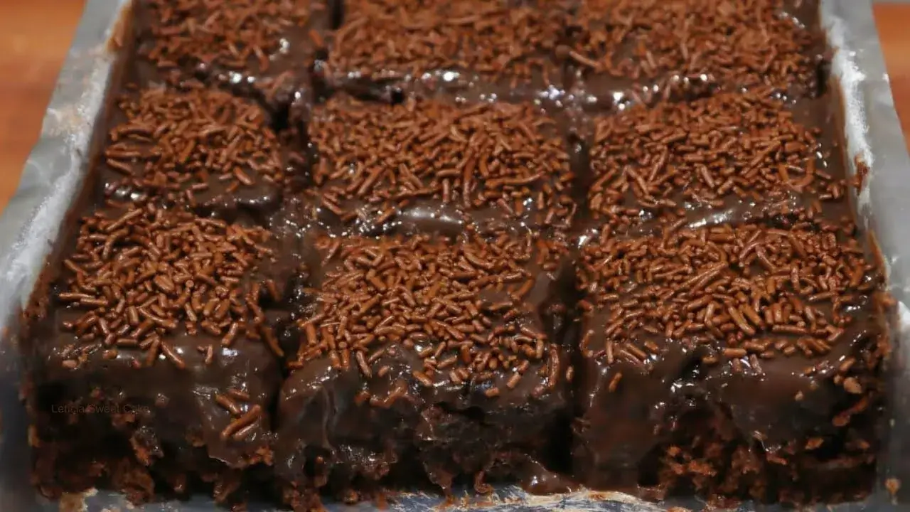 Bolo de Chocolate com Nescal com Casquinha Crocante para o Seu Café da Tarde
