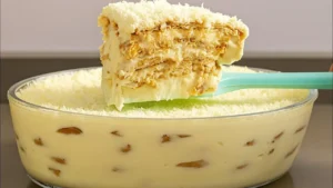 Pavê de Abacaxi na Travessa Fácil e Cremoso