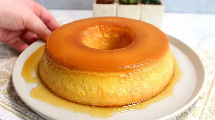 Pudim de leite em pó gigante que deixa a mesa mais especial