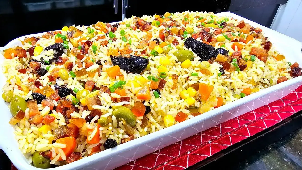 Arroz de Natal Soltinho e Colorido para Ceia e Almoço Especial