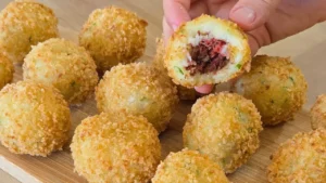 Bolinho de Aipim com Carne Seca Crocante e Bem Recheado para Vender ou Servir em Casa