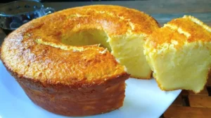 Bolo de Milho Cremoso Fácil de Liquidificador para o Café da Tarde