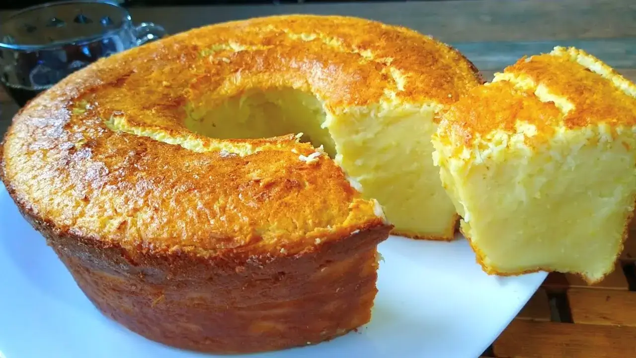 Bolo de Milho Cremoso Fácil de Liquidificador para o Café da Tarde