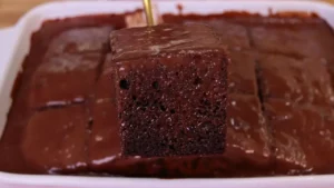 Bolo de chocolate saudável sem açúcar e sem glúten para o dia a dia