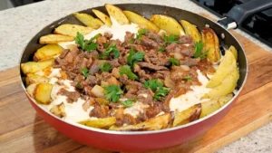 Carne com Creme de Queijo e Batata Rústica Assada para Caprichar no Almoço