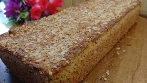 O pão de aveia sem glúten é ideal para quem busca uma opção caseira sem...