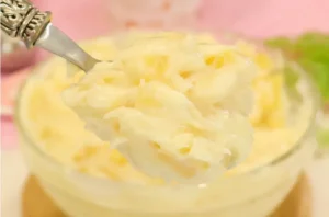 O recheio quatro leites com abacaxi é ideal para rechear bolos decorados, bolos de andar,...