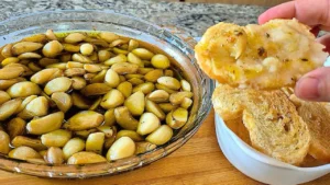 Alho em Conserva no Azeite Assado: Aperitivo Saboroso e Fácil de Fazer