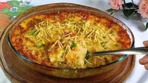 Arroz de Forno Cremoso com Bacon e Queijo: Receita Fácil para Aproveitar Arroz Cozido