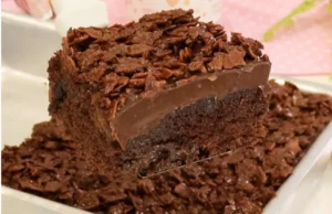 Bolo Crocante de Chocolate com Brigadeiro e Paetê: Receita Completa