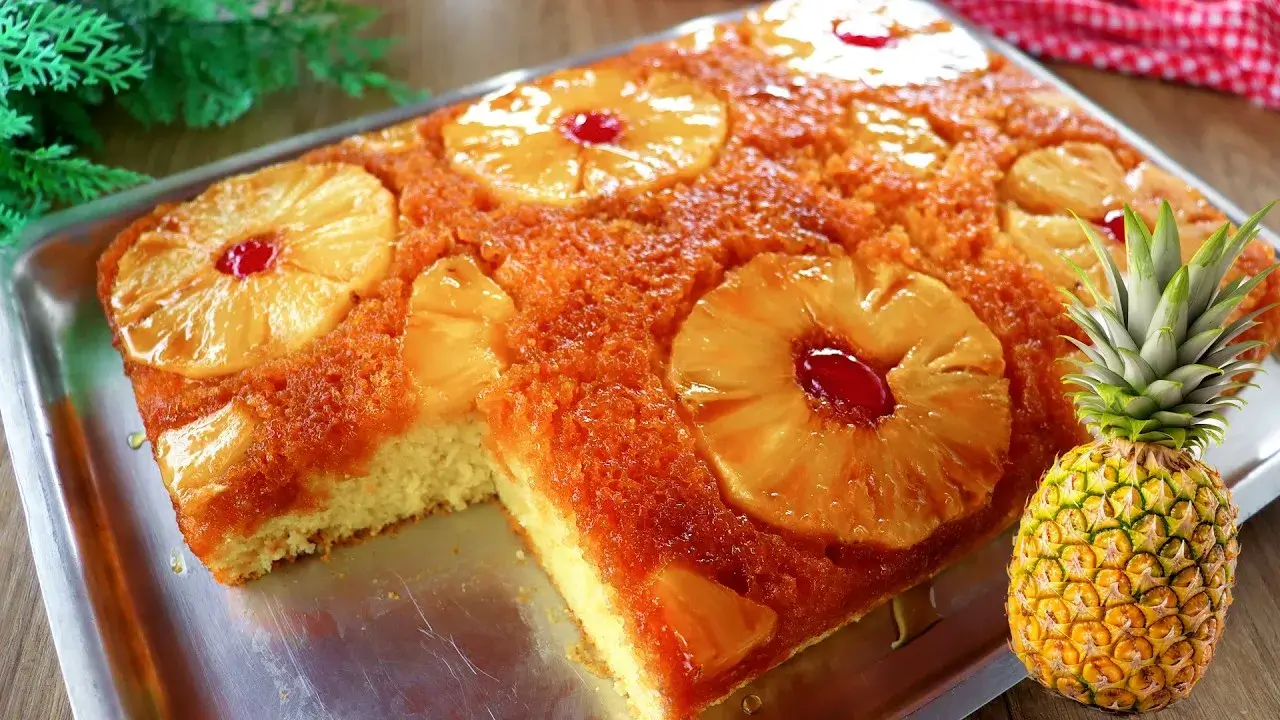 Bolo de Abacaxi Caramelizado com Massa Muito Fofinha